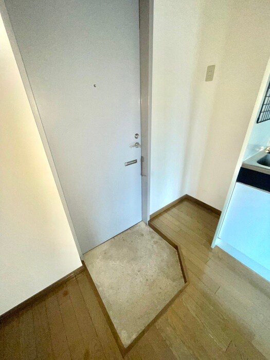 物件内観写真17　(玄関)