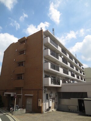 ソ－ワ豪徳寺マンション外観写真