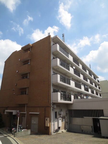 ソ－ワ豪徳寺マンション外観写真