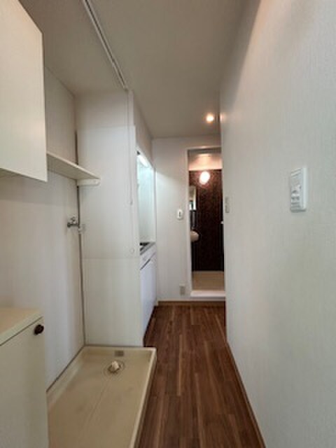 物件内観写真16　(玄関)