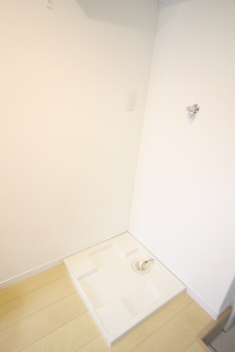 物件内観写真13　(洗濯機置場)