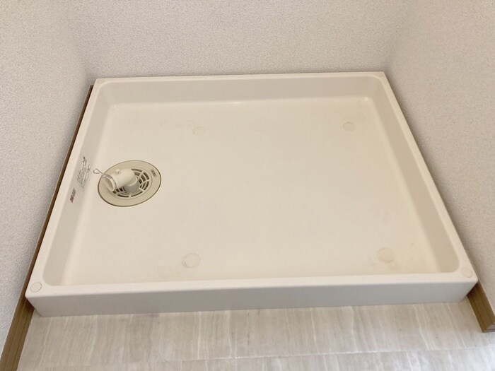 物件内観写真12　(洗濯機置場)