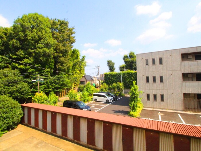 物件内観写真16　(室内からの展望)