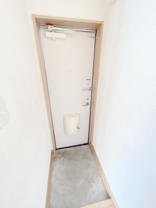 物件内観写真12　(玄関)