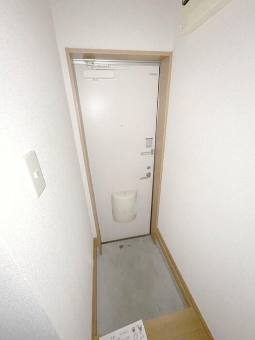 物件内観写真17　(玄関)