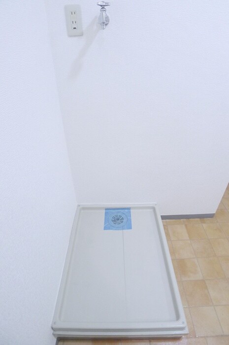 物件内観写真12　(洗濯機置場)