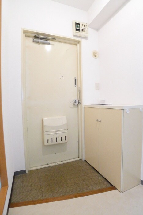 物件内観写真16　(玄関)