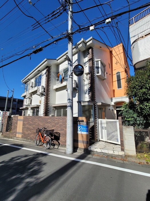 物件外観写真6　(エントランス部分)