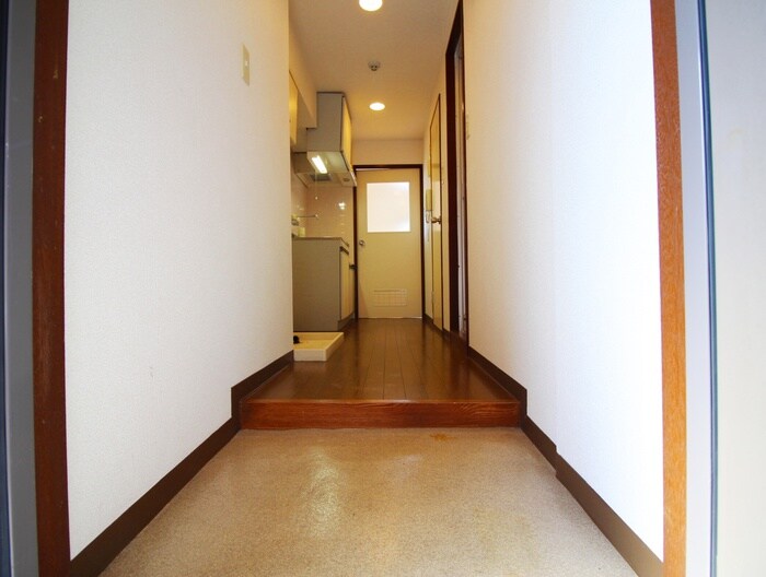 物件内観写真9　(玄関)