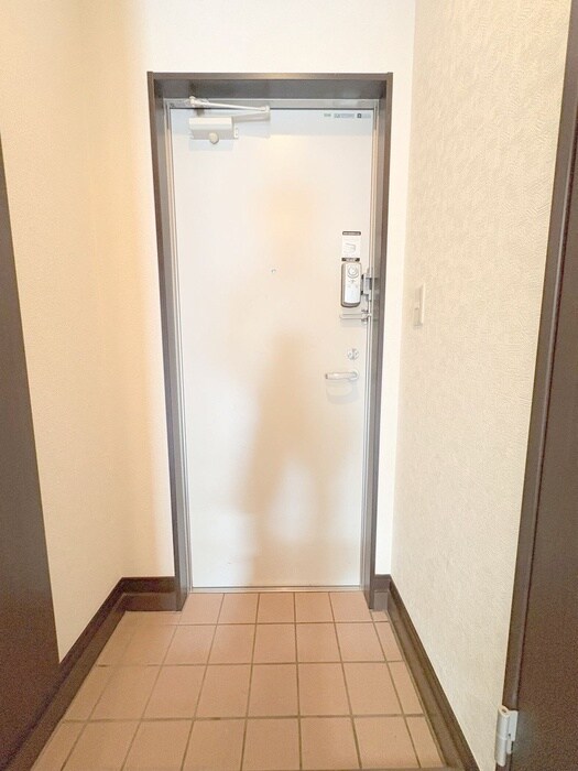 物件内観写真19　(玄関)