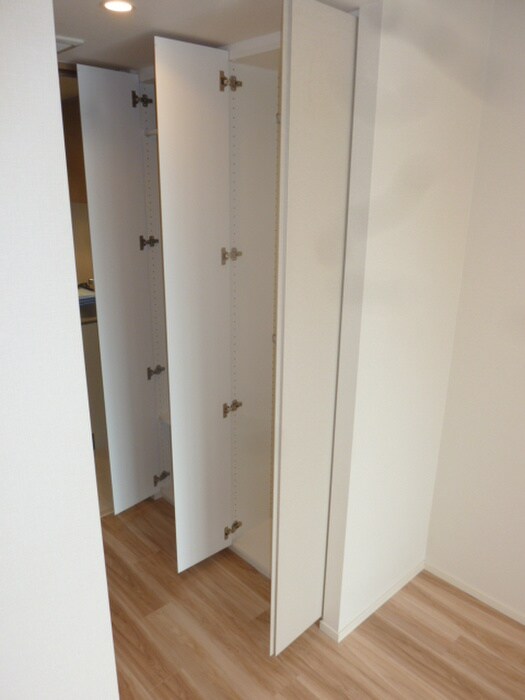 物件内観写真13　(収納)