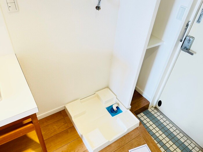 物件内観写真13　(洗濯機置場)