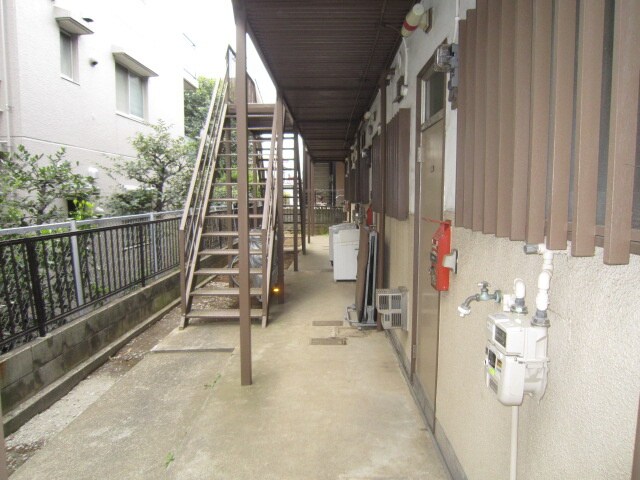 物件外観写真2　(エントランス部分)