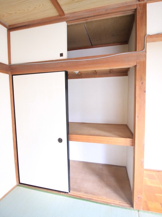 物件内観写真12　(収納)