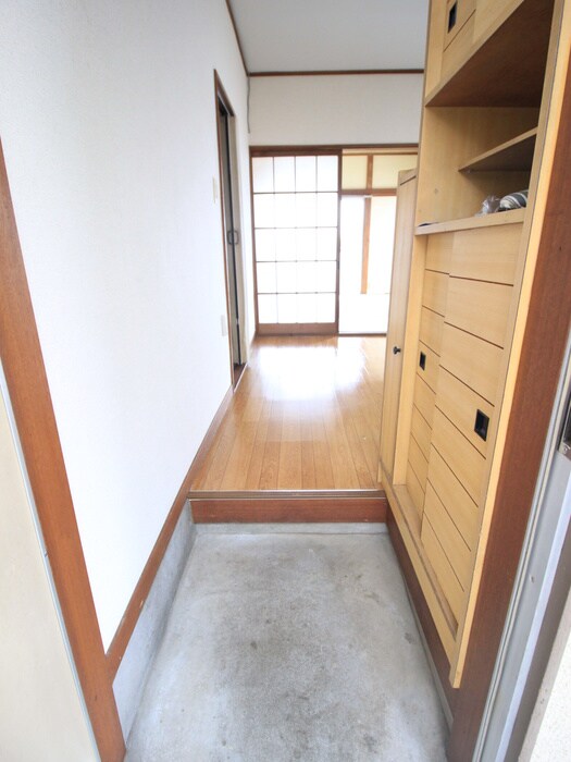物件内観写真14　(玄関)