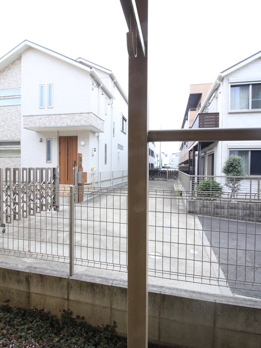 物件内観写真16　(室内からの展望)