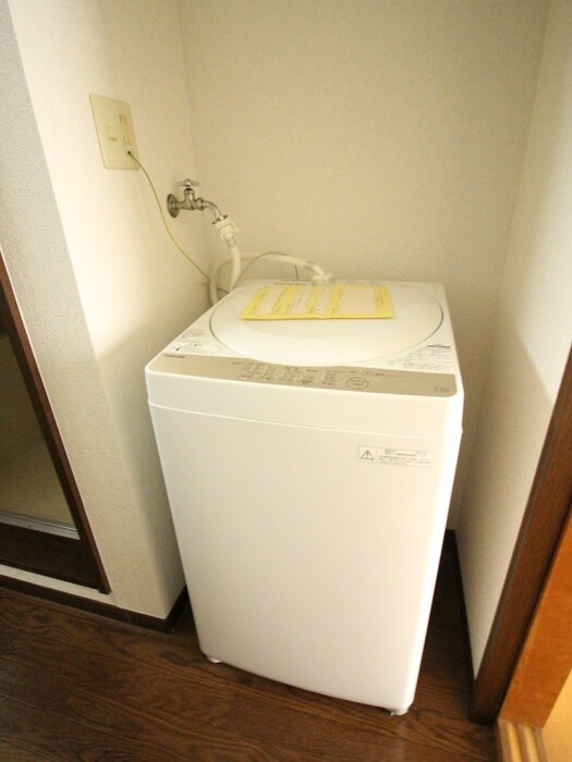 物件内観写真11　(洗濯機置場)