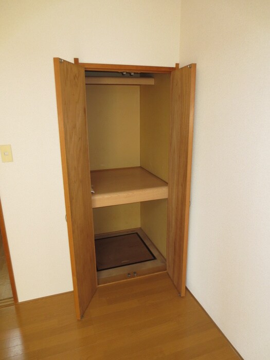 物件内観写真15　(収納)