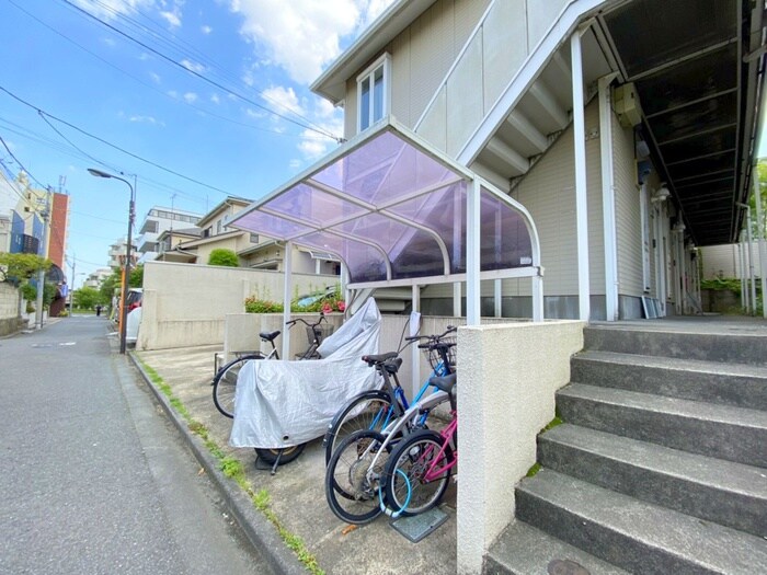 物件外観写真3　(駐輪場)
