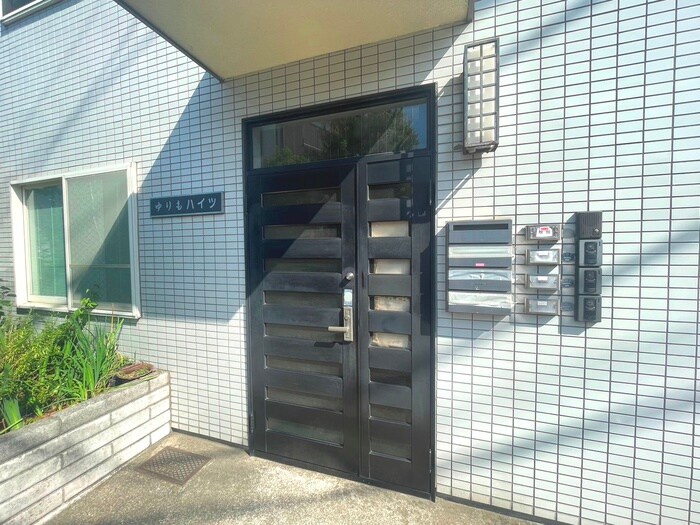 物件外観写真3　(エントランス部分)