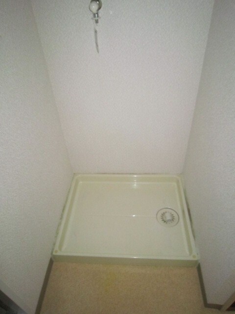 物件内観写真10　(洗濯機置場)