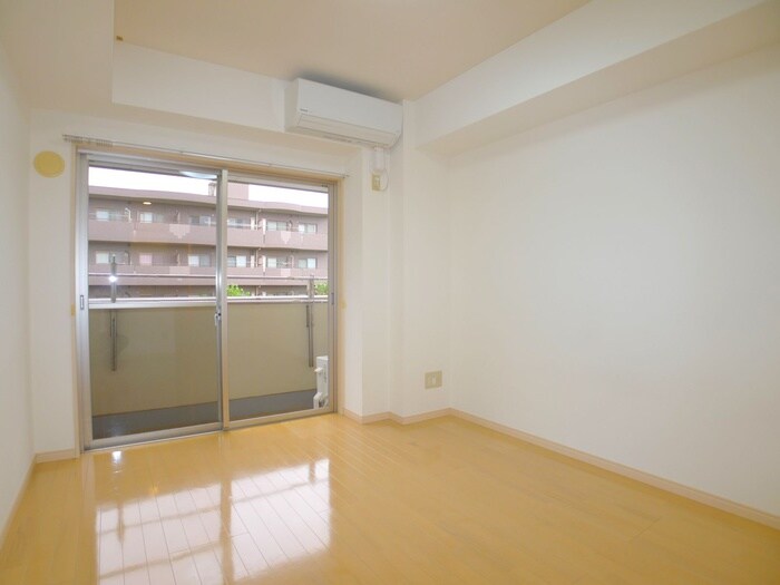 物件内観写真10　(室内からの展望)