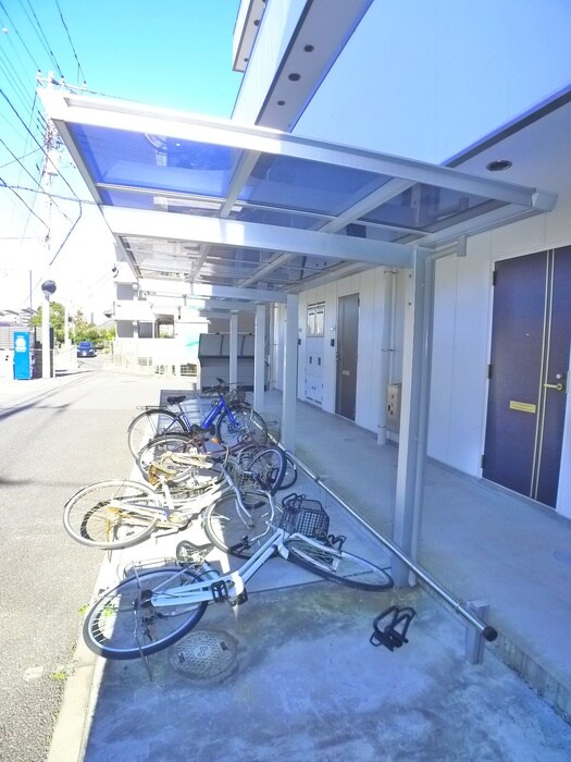 物件外観写真5　(駐輪場)
