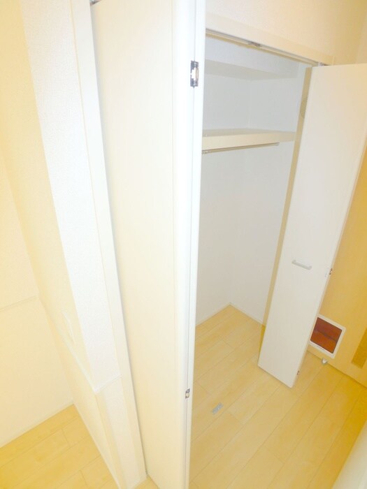 物件内観写真12　(収納)