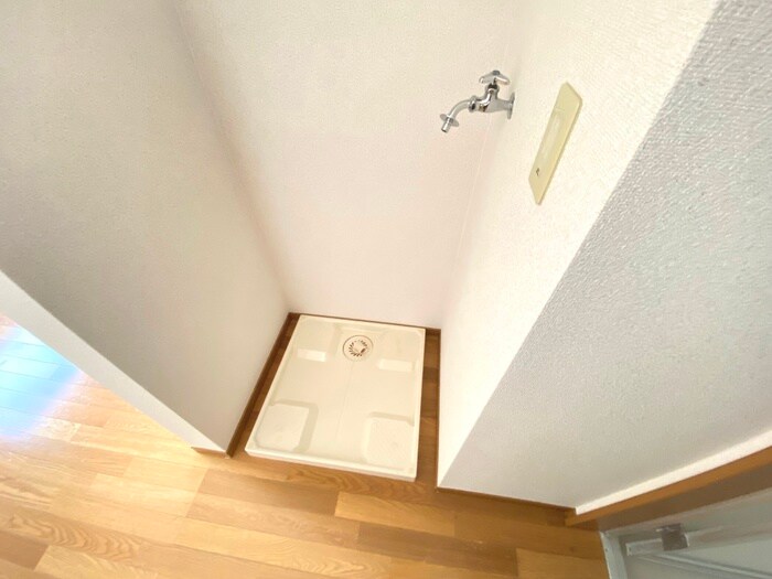 物件内観写真9　(洗濯機置場)
