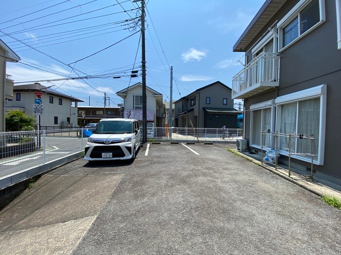 物件外観写真6　(駐車場)