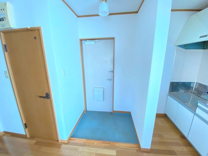 物件内観写真16　(玄関)