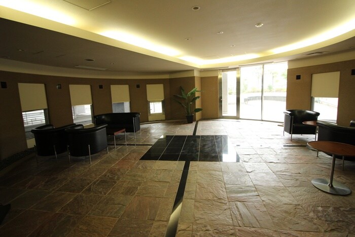 物件外観写真6　(エントランス部分)