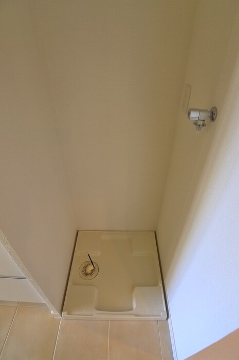 物件内観写真10　(洗濯機置場)