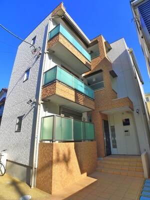ホリーパレス南浦和外観写真