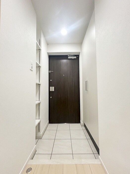 物件内観写真7　(玄関)