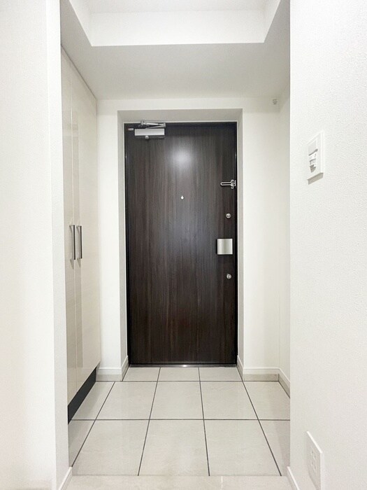 物件内観写真7　(玄関)