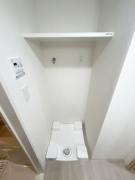 物件内観写真11　(洗濯機置場)