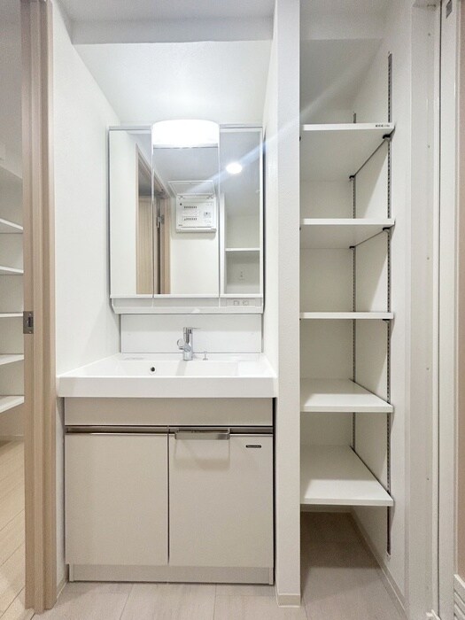 物件内観写真12　(洗面)