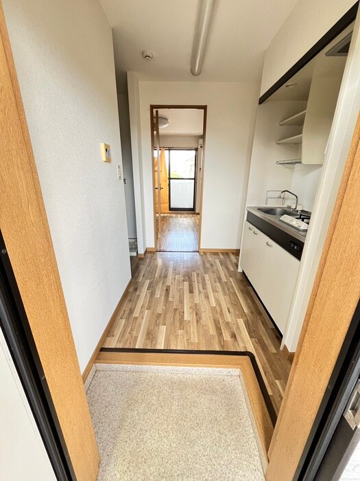 物件内観写真13　(玄関)