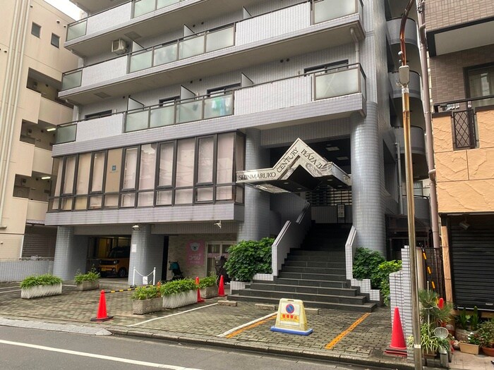 物件外観写真5　(エントランス部分)