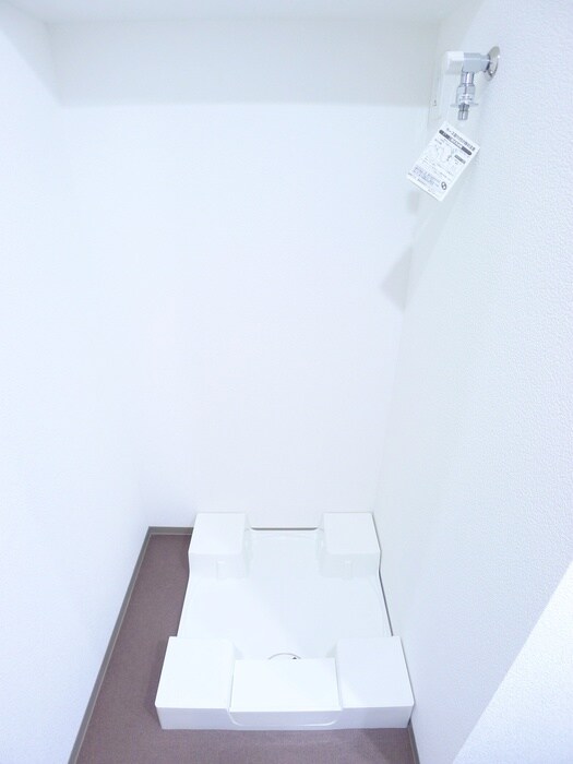 物件内観写真12　(洗濯機置場)