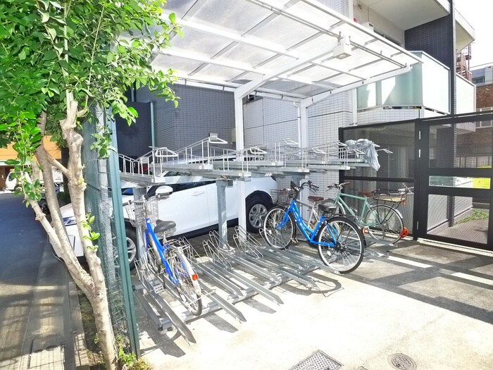 物件外観写真6　(駐輪場)