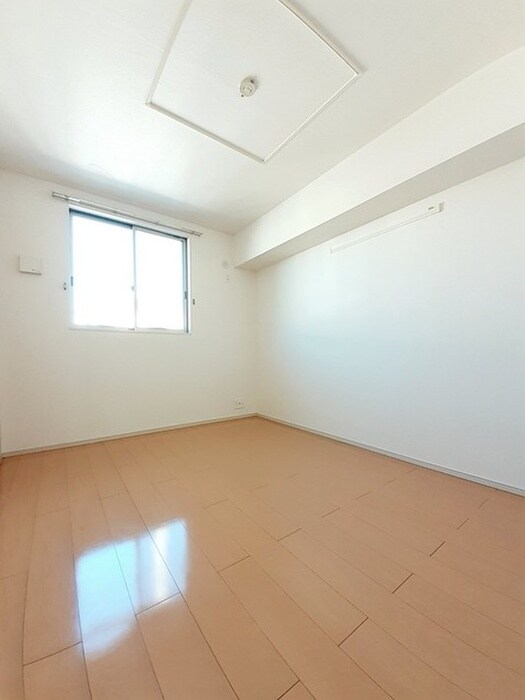 物件内観写真3　(居室)