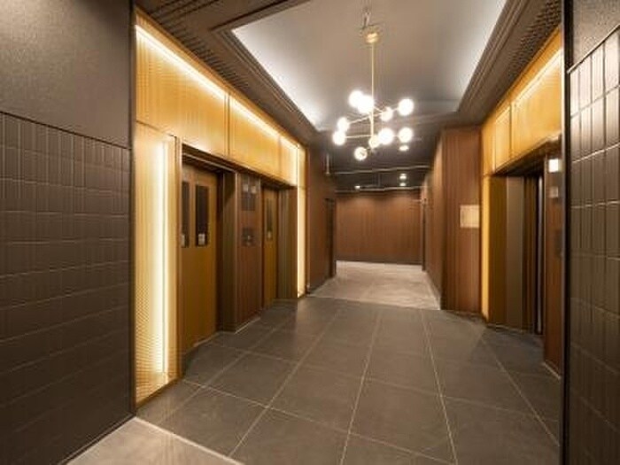 物件外観写真5　(エントランス部分)