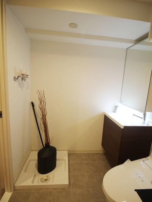 物件内観写真16　(洗濯機置場)