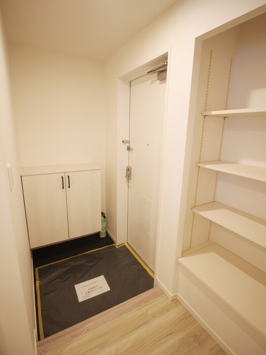 物件内観写真18　(玄関)