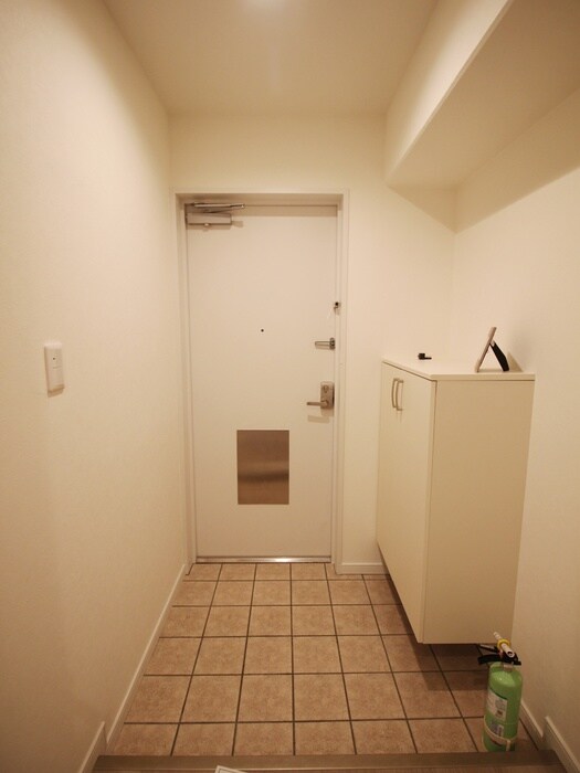 物件内観写真18　(玄関)