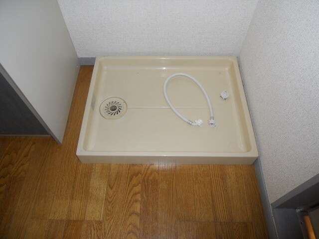 物件内観写真15　(洗濯機置場)