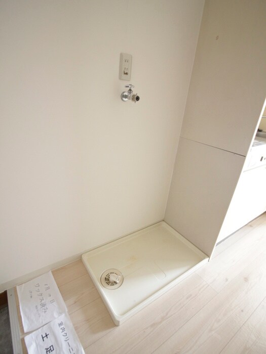 物件内観写真18　(洗濯機置場)