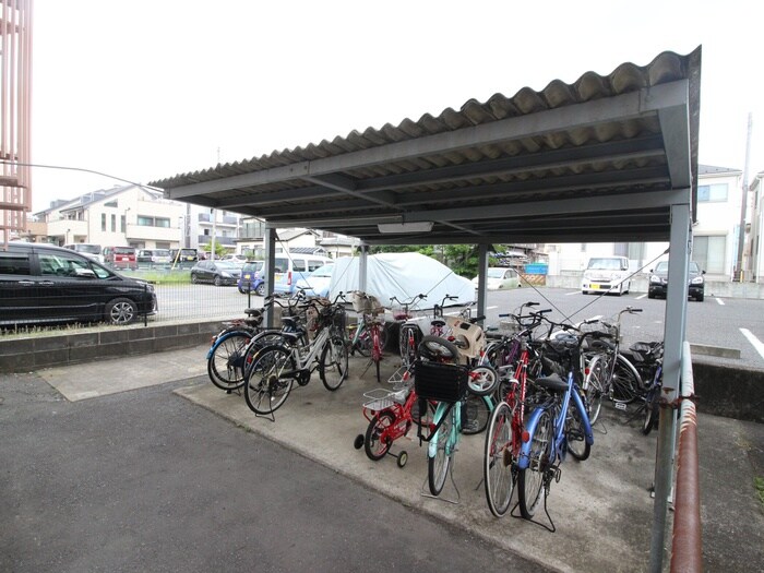物件外観写真3　(駐輪場)